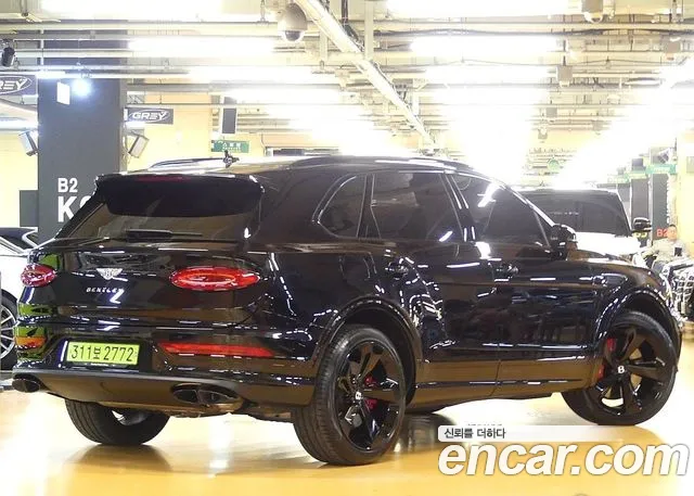 Bentley Bentayga 2025 thumb 3