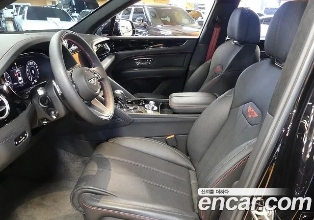 Bentley Bentayga 2025 thumb 8