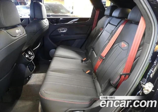 Bentley Bentayga 2025 thumb 9