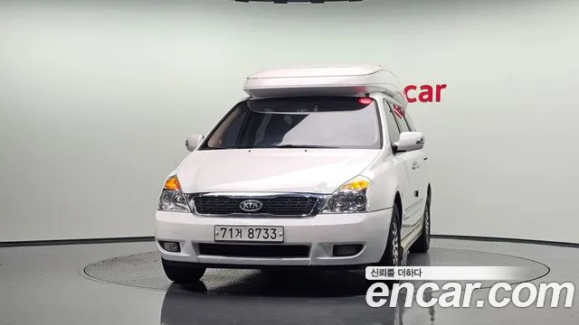 Kia Carnival 2012 thumb 3