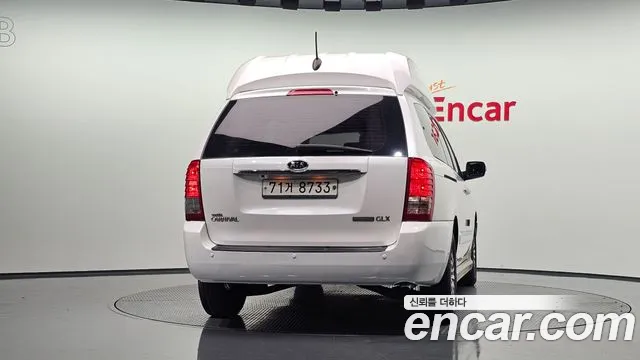 Kia Carnival 2012 thumb 4
