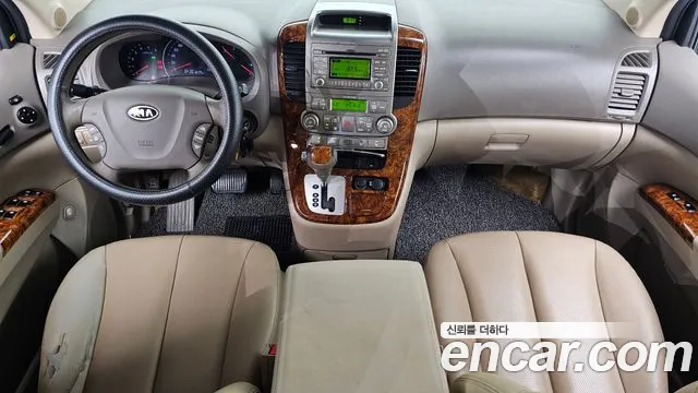 Kia Carnival 2012 thumb 7