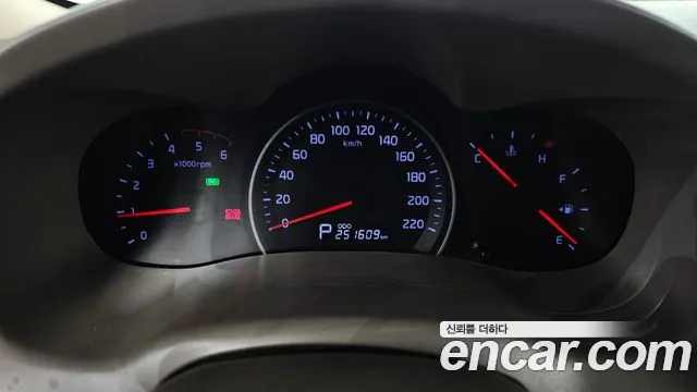 Kia Carnival 2012 thumb 8