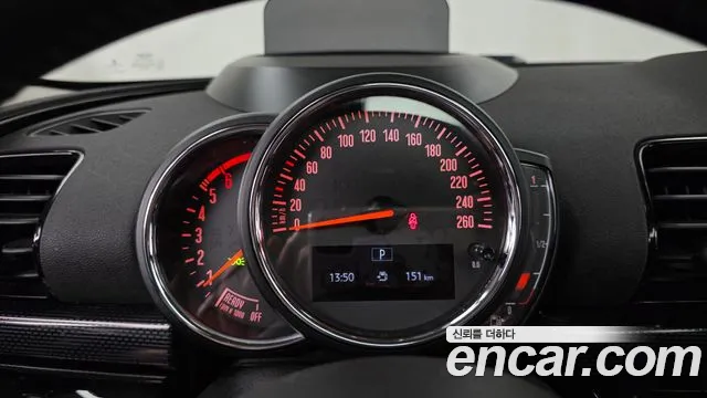MINI Clubman 2019 thumb 8