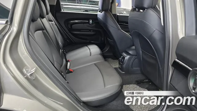 MINI Clubman 2019 thumb 11