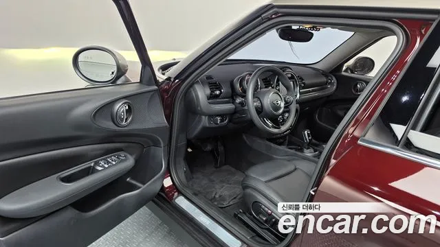 MINI Clubman 2018 thumb 9