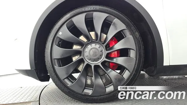 Tesla Model Y 2022 thumb 5