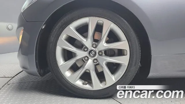 Hyundai Genesis 2016 thumb 5