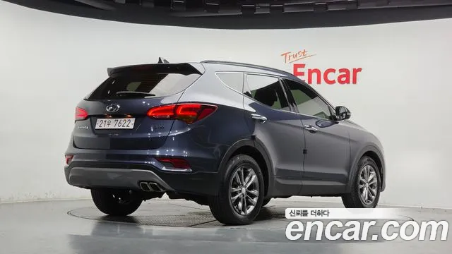 Hyundai Santa Fe 2017 thumb 2