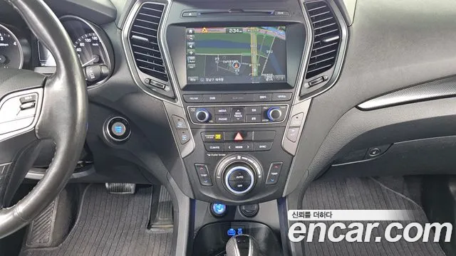 Hyundai Santa Fe 2017 thumb 12