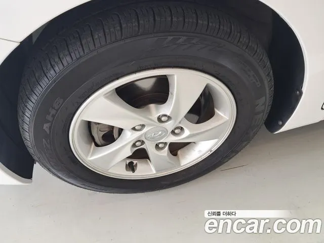 Hyundai Avante 2014 thumb 7