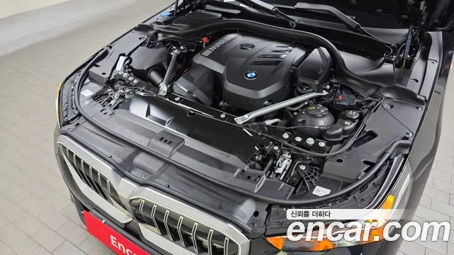 BMW 5-Series 2025 thumb 5