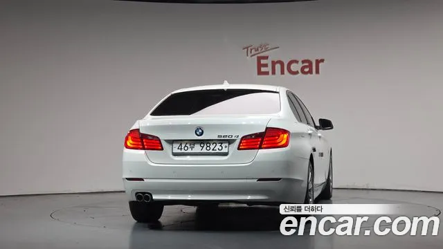 BMW 5-Series 2013 thumb 4