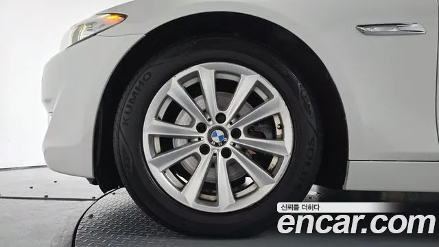 BMW 5-Series 2013 thumb 5