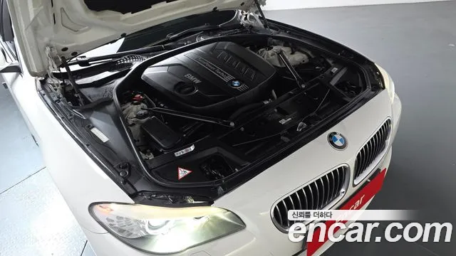 BMW 5-Series 2013 thumb 6