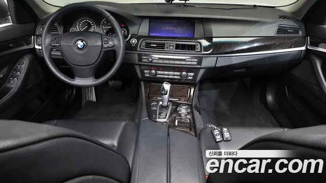 BMW 5-Series 2013 thumb 7