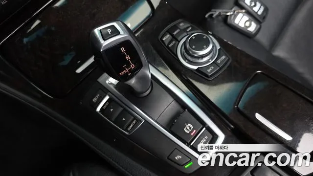 BMW 5-Series 2013 thumb 9