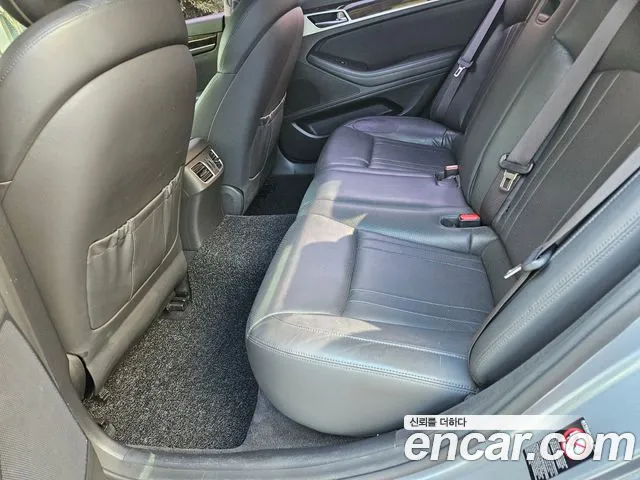 Hyundai Genesis 2016 thumb 8