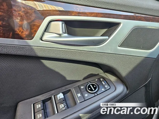 Hyundai Genesis 2016 thumb 9