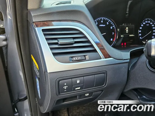 Hyundai Genesis 2016 thumb 10