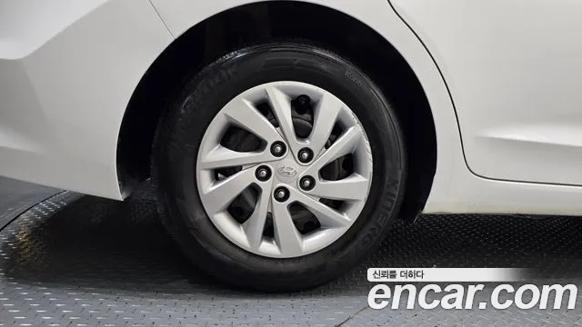 Hyundai Avante 2016 thumb 5