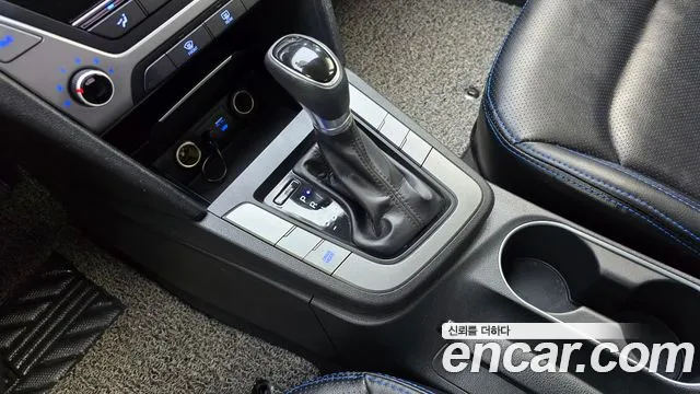 Hyundai Avante 2016 thumb 9