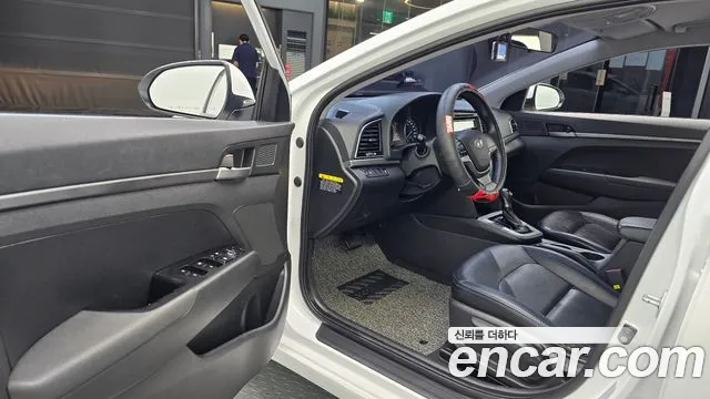 Hyundai Avante 2016 thumb 10