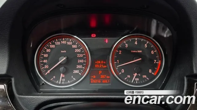 BMW 3-Series 2009 thumb 8
