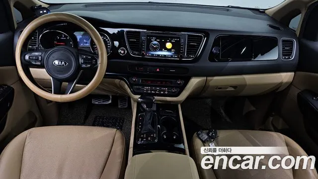 Kia Carnival 2017 thumb 7