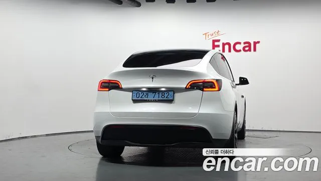 Tesla Model Y 2024 thumb 4