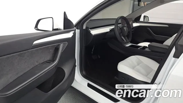 Tesla Model Y 2024 thumb 10