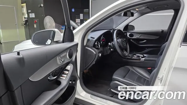 Mercedes-Benz GLC 2018 thumb 10