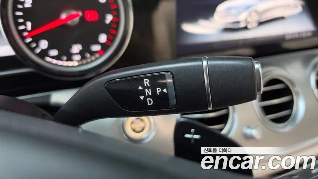Mercedes-Benz E-Класс 2018 thumb 9