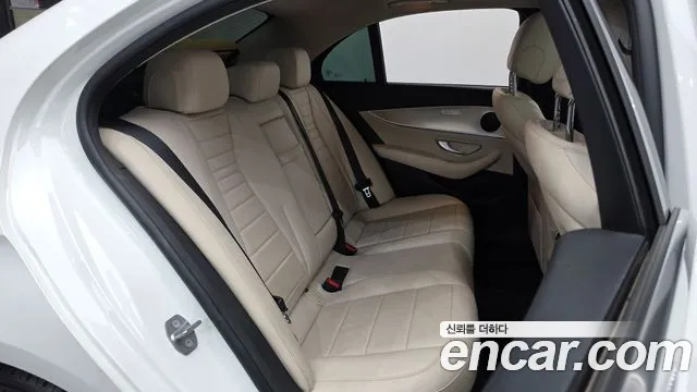 Mercedes-Benz E-Класс 2018 thumb 11