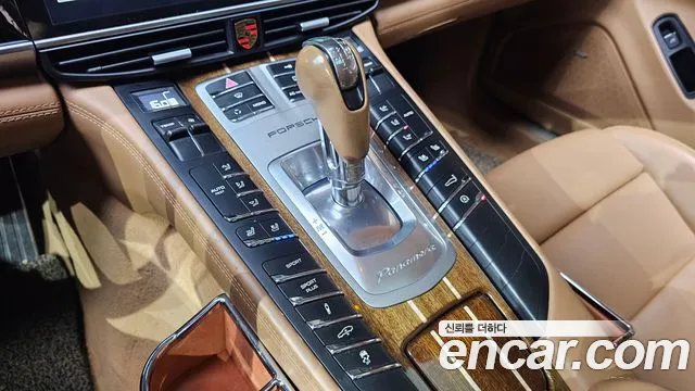 Porsche Panamera 2011 thumb 9