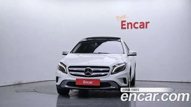 Mercedes-Benz GLA 2015 thumb 3