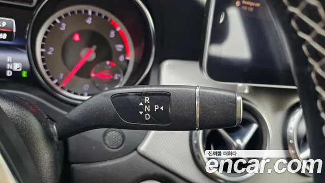 Mercedes-Benz GLA 2015 thumb 9