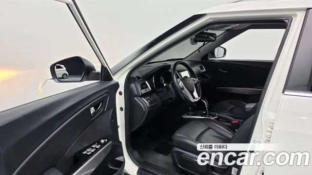 KG_Mobility_Ssangyong TIBOLI 2015 thumb 10
