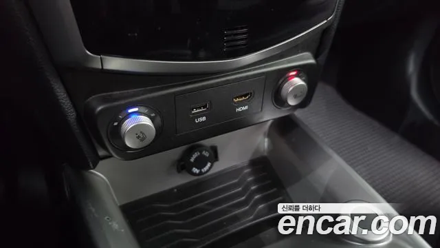 KG_Mobility_Ssangyong TIBOLI 2015 thumb 12