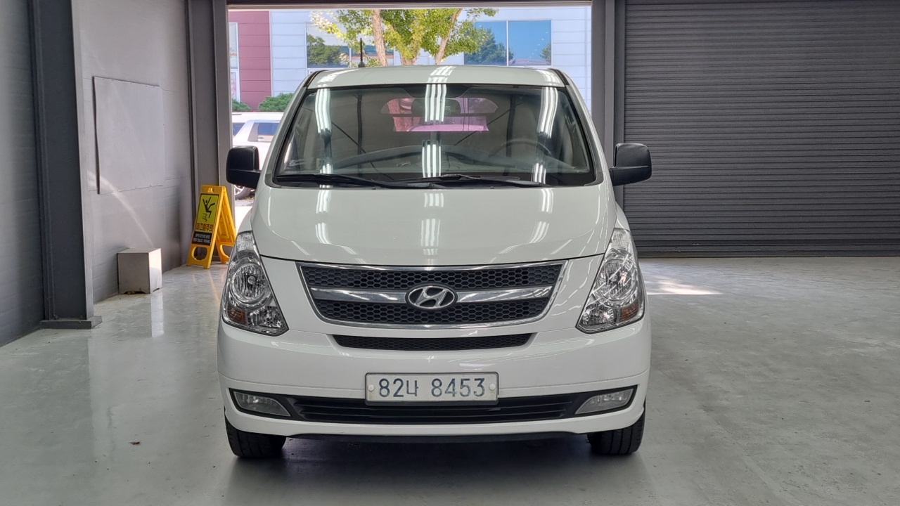 Hyundai Starex 2012 thumb 3