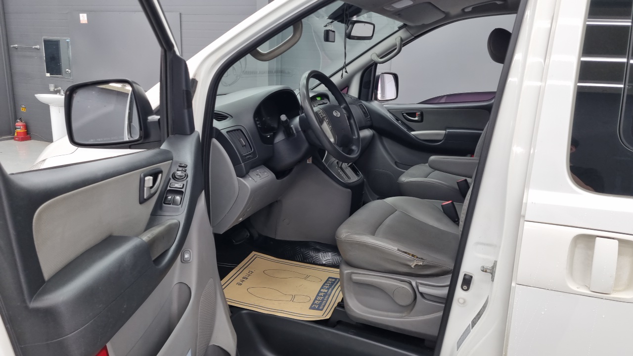 Hyundai Starex 2012 thumb 10