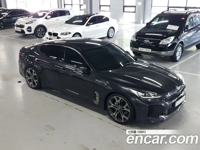 Kia Stinger 2017 thumb 2