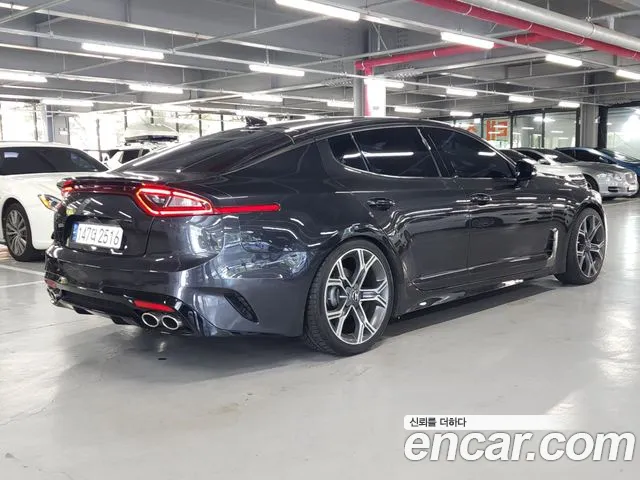 Kia Stinger 2017 thumb 6