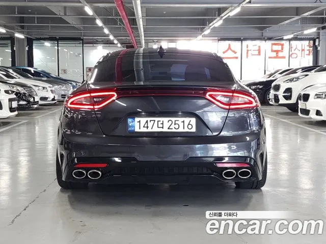 Kia Stinger 2017 thumb 7