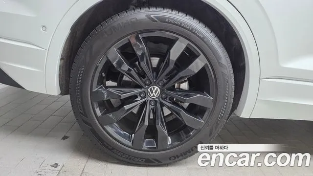 Volkswagen Touareg 2023 thumb 4