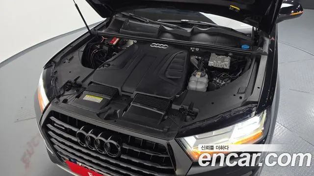 Audi Q7 2019 thumb 5