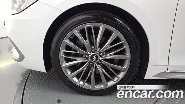 Hyundai Grandeur 2017 thumb 4