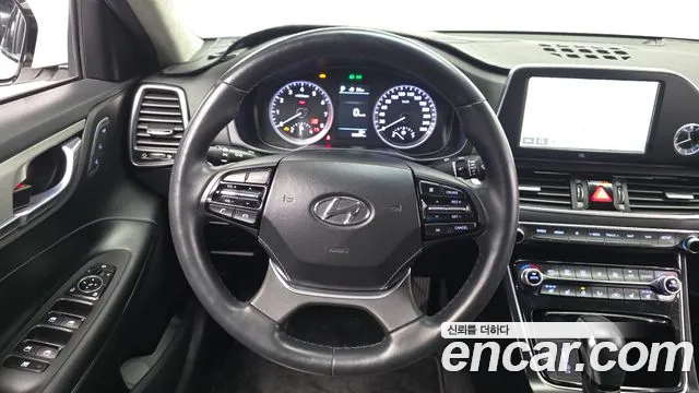 Hyundai Grandeur 2017 thumb 12