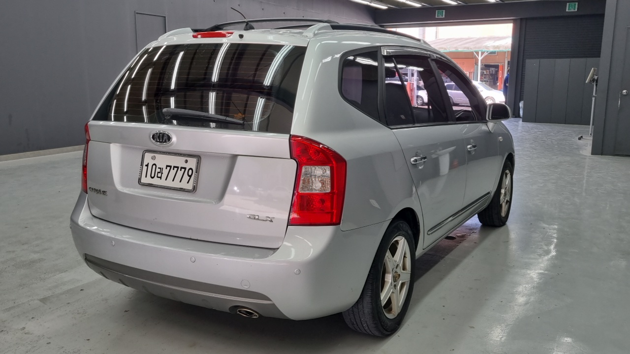 Kia Carens 2007 thumb 2