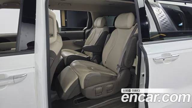 Kia Carnival 2022 thumb 11